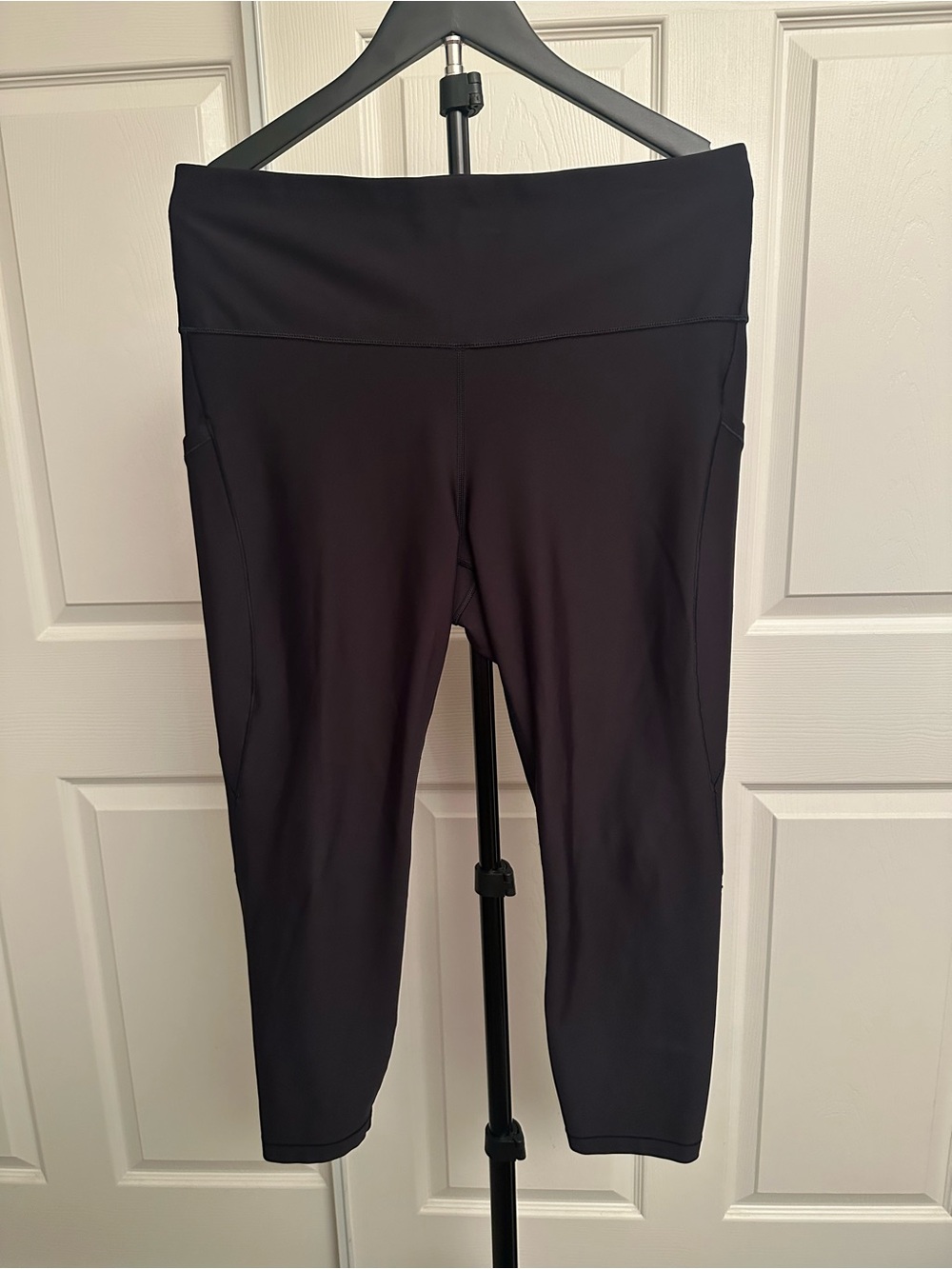 Athleta Black High-Rise Capri Leggings